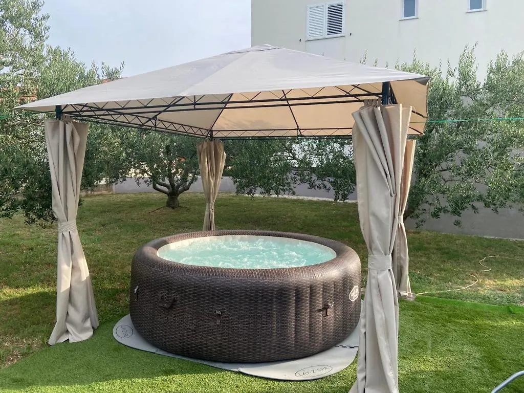 Luxury Penthouse With Jacuzzi Apartment Podgradina   Podgradina (Posedarje)
